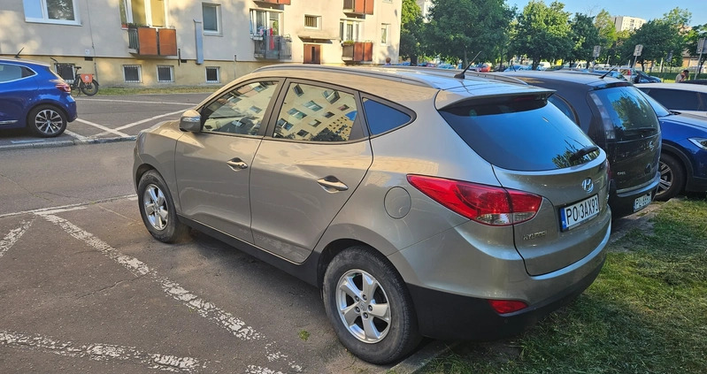 Hyundai ix35 cena 31000 przebieg: 245000, rok produkcji 2011 z Poznań małe 106